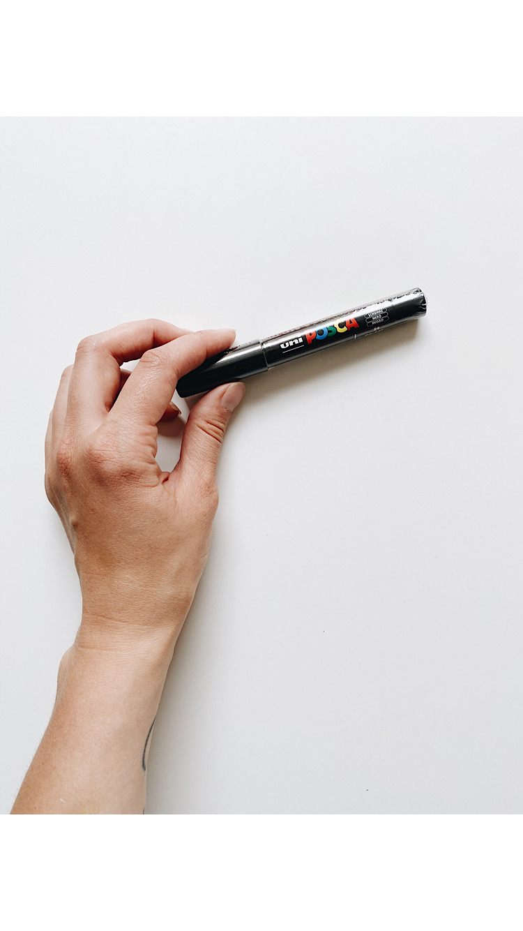 Маркер Posca 0.7мм, черный