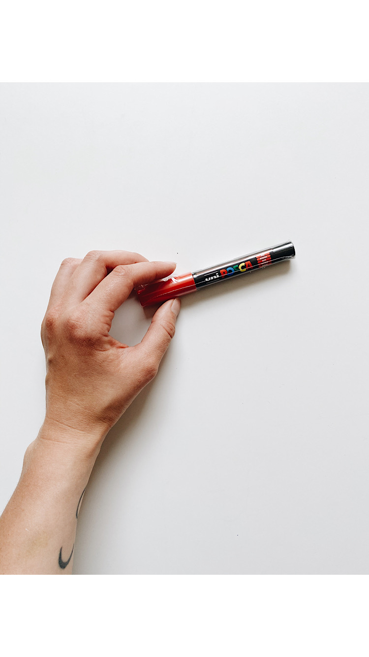 Маркер Posca 0.7мм, красный