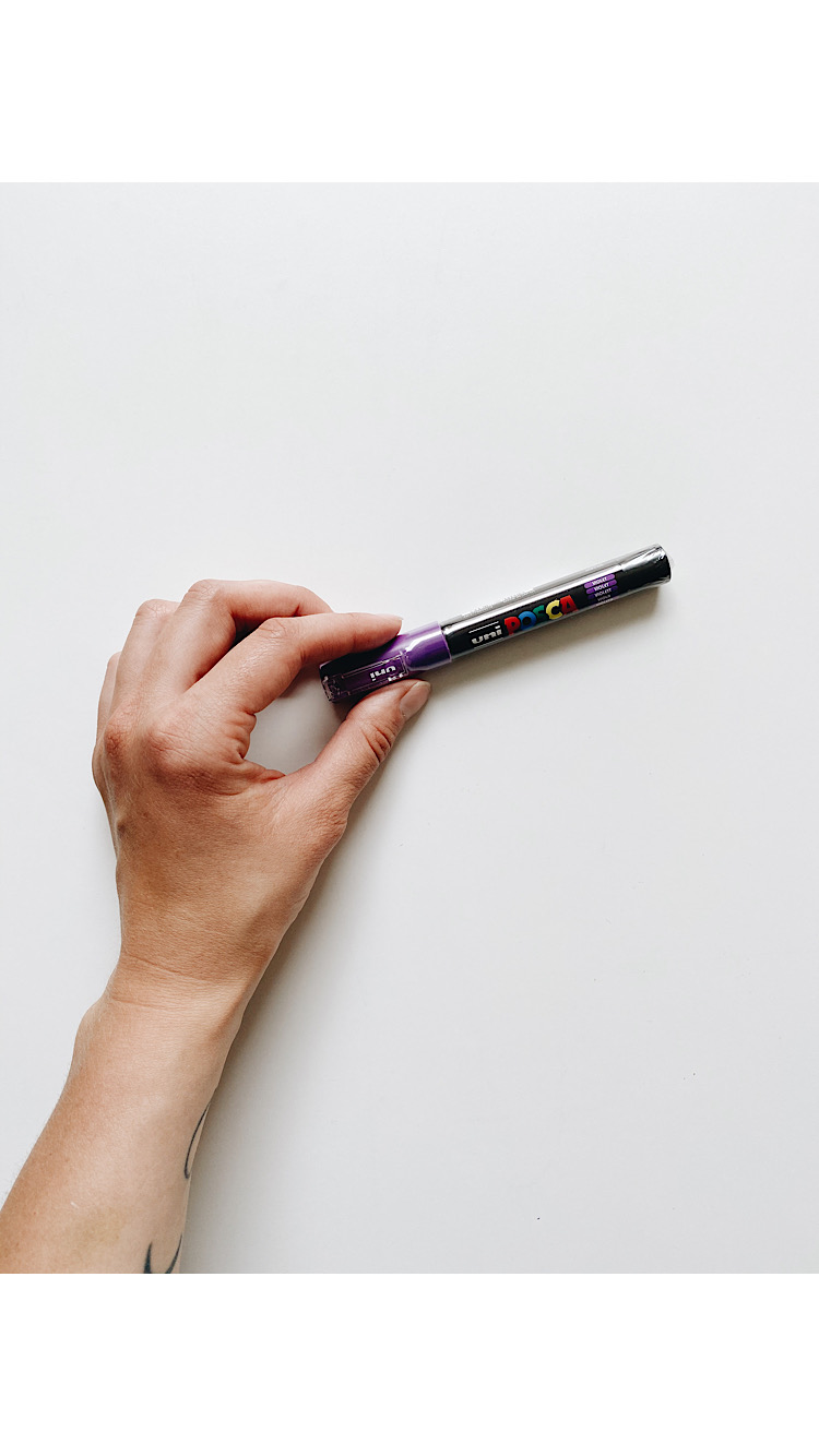 Маркер Posca 0.7мм, фиолетовый
